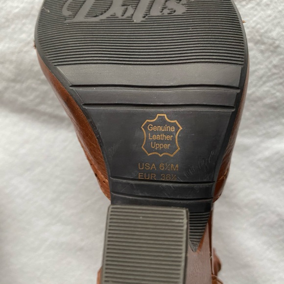 Nina Dolls Brown Leather T-Strap Heeled Shoes - Picture 7 of 7